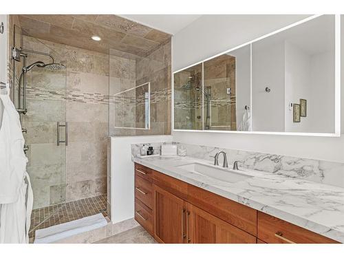 4-511 6Th Avenue, Canmore, AB - Indoor Photo Showing Bathroom