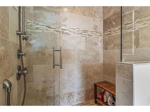 4-511 6Th Avenue, Canmore, AB - Indoor Photo Showing Bathroom