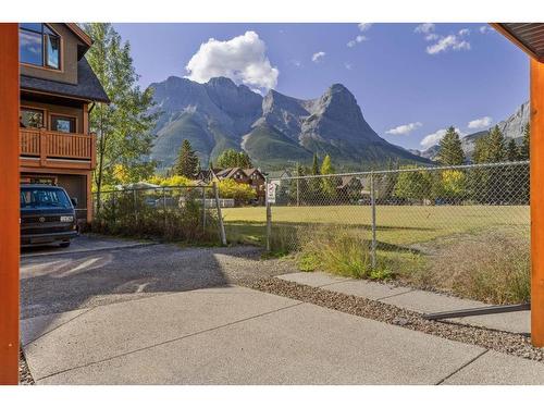 4-511 6Th Avenue, Canmore, AB - Outdoor