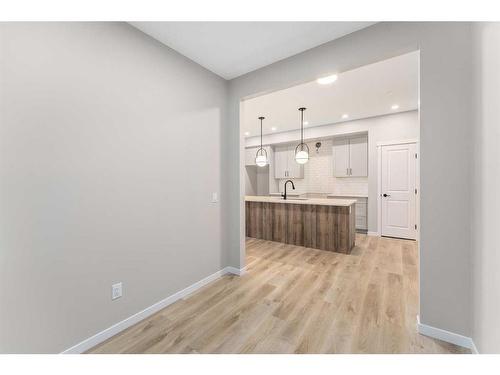 98 Hotchkiss Manor Se, Calgary, AB - Indoor