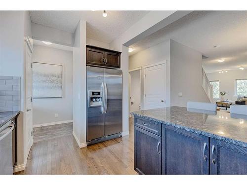 182 Mahogany Heights Se, Calgary, AB - Indoor Photo Showing Kitchen