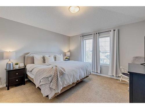 182 Mahogany Heights Se, Calgary, AB - Indoor Photo Showing Bedroom