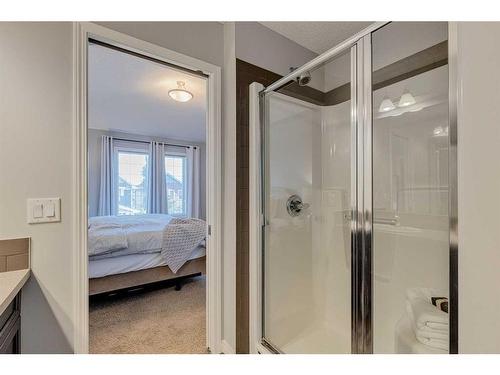 182 Mahogany Heights Se, Calgary, AB - Indoor Photo Showing Bathroom