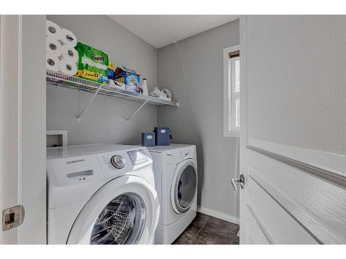 182 Mahogany Heights Se, Calgary, AB - Indoor Photo Showing Laundry Room