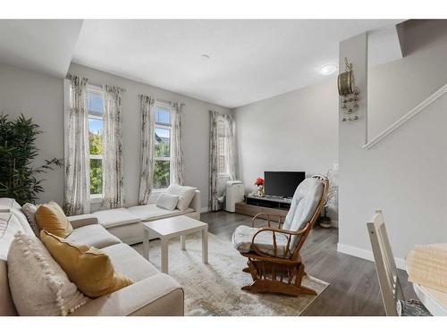 243 Legacy Common Se, Calgary, AB - Indoor Photo Showing Living Room