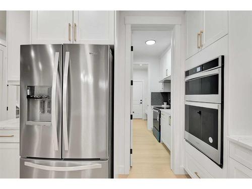 452 Legacy Boulevard Se, Calgary, AB - Indoor Photo Showing Kitchen