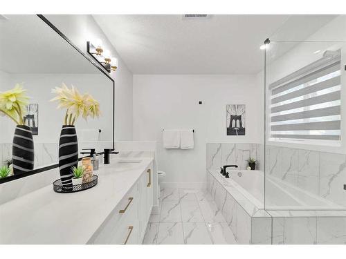 452 Legacy Boulevard Se, Calgary, AB - Indoor Photo Showing Bathroom