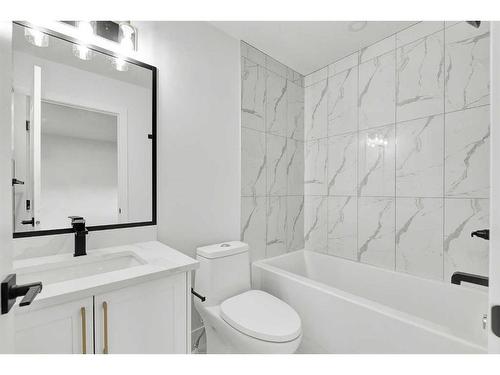 452 Legacy Boulevard Se, Calgary, AB - Indoor Photo Showing Bathroom