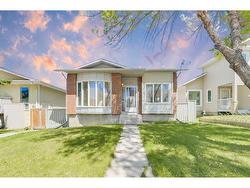 51 Sandstone Rise NW Calgary, AB T3K 2W6