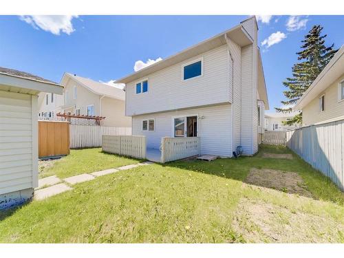 51 Sandstone Rise Nw, Calgary, AB - Outdoor With Exterior