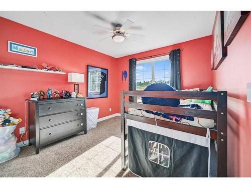 176 Sherwood Rise Nw, Calgary, AB - Indoor Photo Showing Bedroom