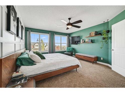 176 Sherwood Rise Nw, Calgary, AB - Indoor Photo Showing Bedroom