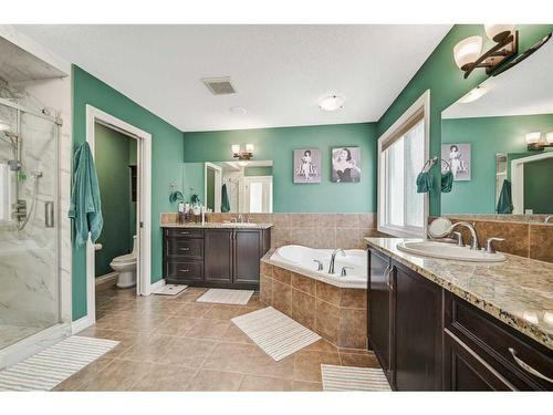 176 Sherwood Rise Nw, Calgary, AB - Indoor Photo Showing Bathroom