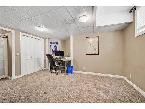 176 Sherwood Rise Nw, Calgary, AB - Indoor