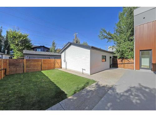 727 35A Street Nw, Calgary, AB - Outdoor With Exterior