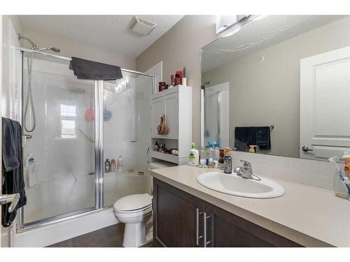 411-2300 Evanston Square Nw, Calgary, AB - Indoor Photo Showing Bathroom