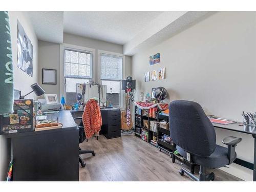 411-2300 Evanston Square Nw, Calgary, AB - Indoor Photo Showing Office