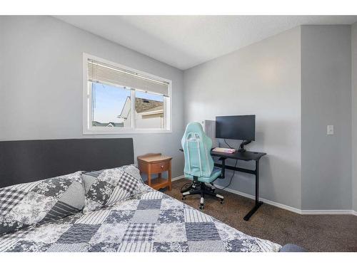 191 Mckenzie Towne Gate Se, Calgary, AB - Indoor Photo Showing Bedroom