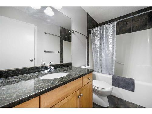 191 Mckenzie Towne Gate Se, Calgary, AB - Indoor Photo Showing Bathroom