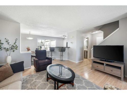 191 Mckenzie Towne Gate Se, Calgary, AB - Indoor Photo Showing Living Room