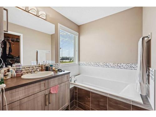 2168 Brightoncrest Green Se, Calgary, AB - Indoor Photo Showing Bathroom