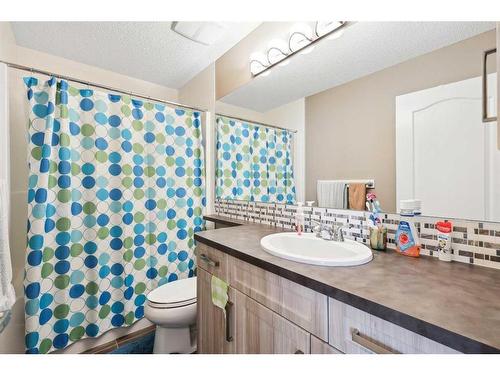 2168 Brightoncrest Green Se, Calgary, AB - Indoor Photo Showing Bathroom