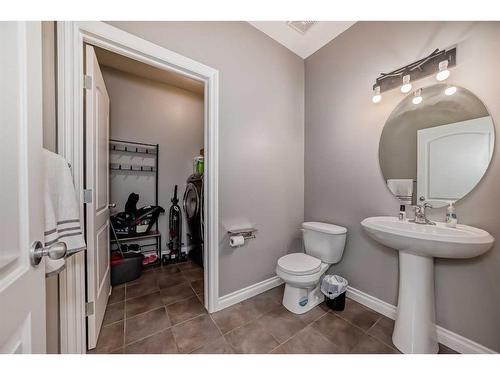 144 Cove Rise, Chestermere, AB - Indoor Photo Showing Bathroom