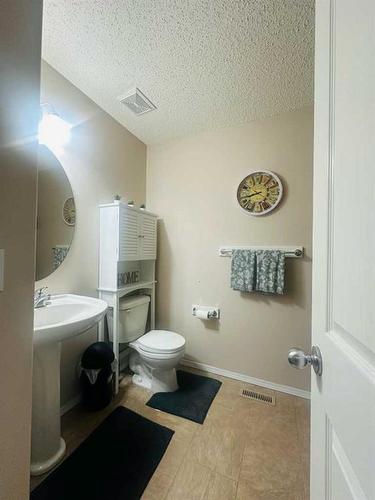 112 Silverado Plains View Sw, Calgary, AB - Indoor Photo Showing Bathroom