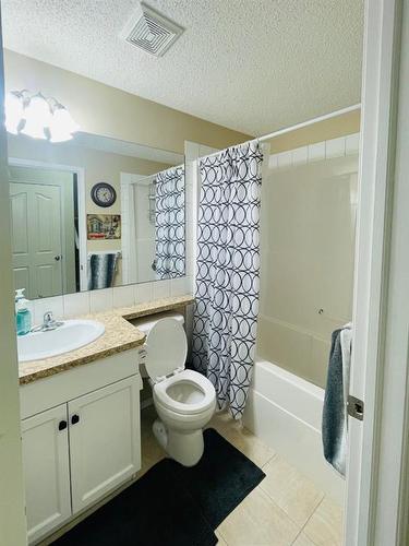 112 Silverado Plains View Sw, Calgary, AB - Indoor Photo Showing Bathroom