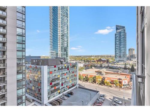 901-1118 12 Avenue Sw, Calgary, AB - Outdoor With Balcony With Facade