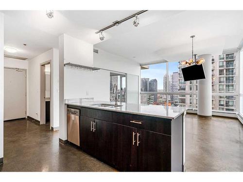 1601-135 13 Avenue Sw, Calgary, AB - Indoor Photo Showing Kitchen With Upgraded Kitchen