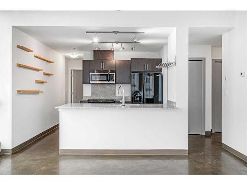 1601-135 13 Avenue Sw, Calgary, AB - Indoor Photo Showing Kitchen