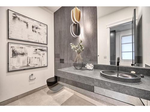 608 Willow Brook Drive Se, Calgary, AB - Indoor Photo Showing Bathroom