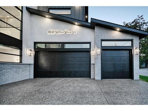 608 Willow Brook Drive Se, Calgary, AB - Outdoor