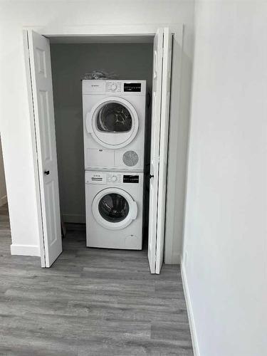 16-2020 16 Avenue Nw, Calgary, AB - Indoor Photo Showing Laundry Room