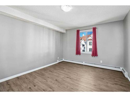 1402-8810 Royal Birch Boulevard Nw, Calgary, AB - Indoor Photo Showing Other Room