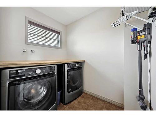 241 Mahogany Parade Se, Calgary, AB - Indoor Photo Showing Laundry Room