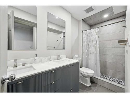 241 Mahogany Parade Se, Calgary, AB - Indoor Photo Showing Bathroom