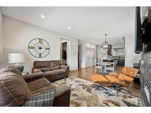 241 Mahogany Parade Se, Calgary, AB - Indoor Photo Showing Living Room