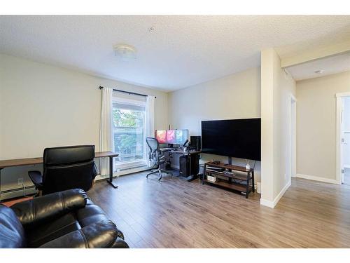 302-1740 9 Street Nw, Calgary, AB - Indoor