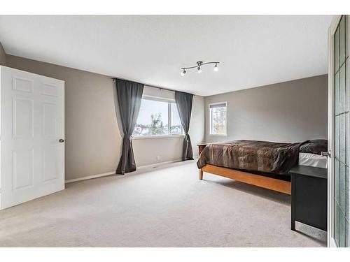 41 Bridlecreek Park Sw, Calgary, AB - Indoor Photo Showing Bedroom