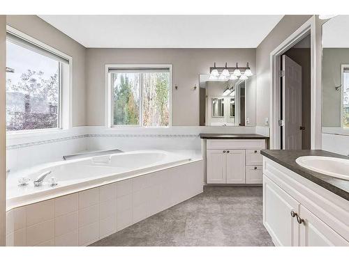 41 Bridlecreek Park Sw, Calgary, AB - Indoor Photo Showing Bathroom