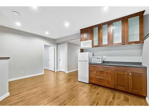 41 Bridlecreek Park Sw, Calgary, AB - Indoor Photo Showing Kitchen