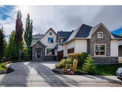 67 Discovery Valley Cove SW Calgary, AB T3H 5H3