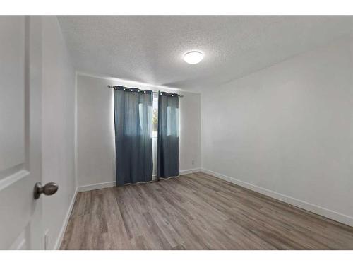 3648 28 Avenue Se, Calgary, AB - Indoor Photo Showing Other Room