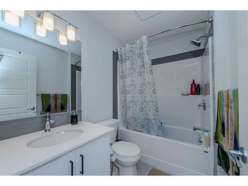 436-301 Redstone Boulevard Ne, Calgary, AB - Indoor Photo Showing Bathroom