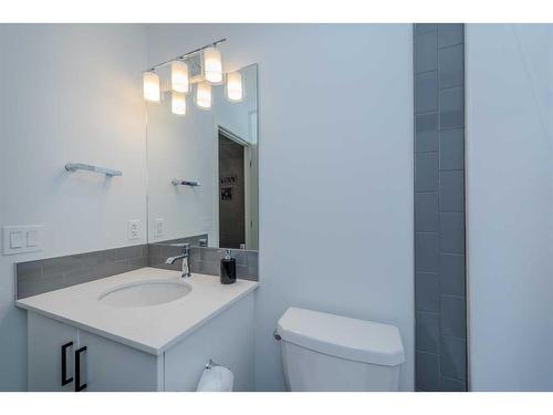 436-301 Redstone Boulevard Ne, Calgary, AB - Indoor Photo Showing Bathroom