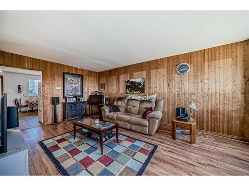 128-2211 19 Street Ne, Calgary, AB - Indoor Photo Showing Living Room