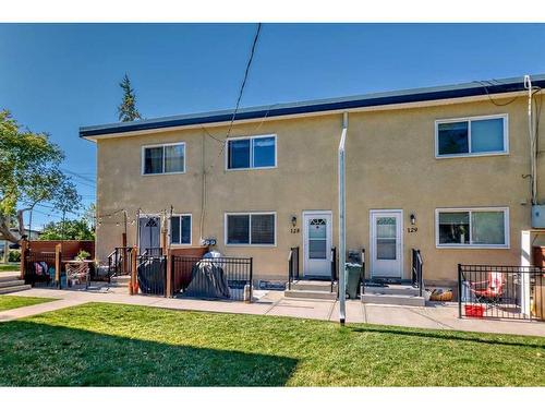 128-2211 19 Street Ne, Calgary, AB - Outdoor