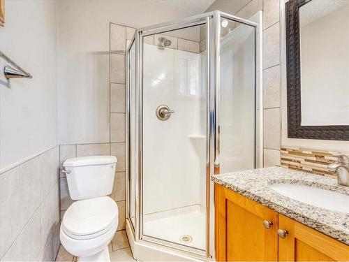 1-185006 Range Road 220, Rural Vulcan County, AB - Indoor Photo Showing Bathroom